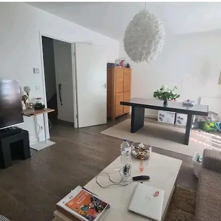 Maison Chaleureuse Avec Piscine Prázdninový dům Melun