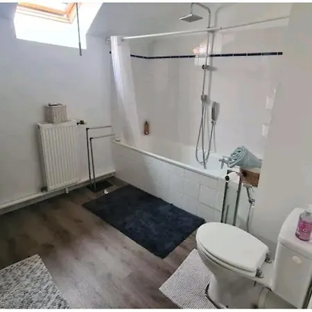 Maison Chaleureuse Avec Piscine Prázdninový dům Melun
