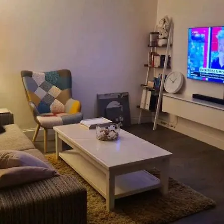 Maison Chaleureuse Avec Piscine Prázdninový dům Melun
