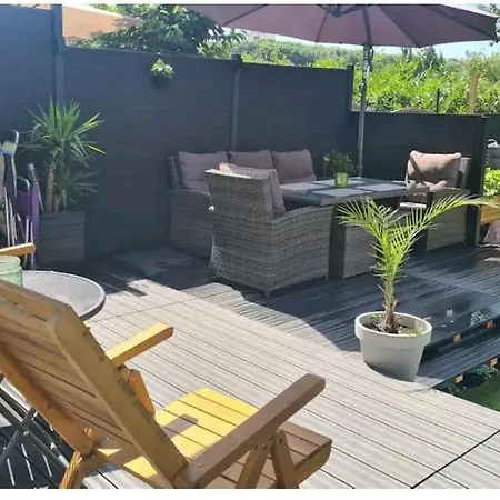 Prázdninový dům Maison Chaleureuse Avec Piscine *